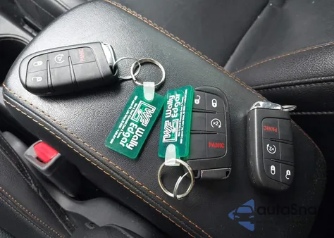 2019 Jeep Compass Limited 4X4 из США, поврежденный, VIN 3C4NJDCB6KT791082